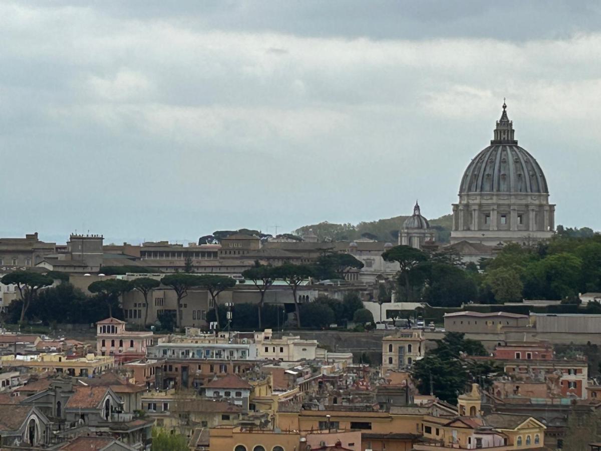 Penthouse Apartment With Terrace Close To Vatican Rome Buitenkant foto